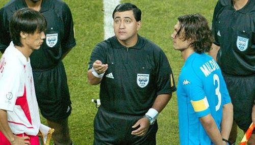 韩日世界杯足球裁判 2002年世界杯,韩国对意大利那场的裁判怎么样了 韩日世界杯足球裁判 2002年世界杯,韩国对意大利那场的裁判怎么样了