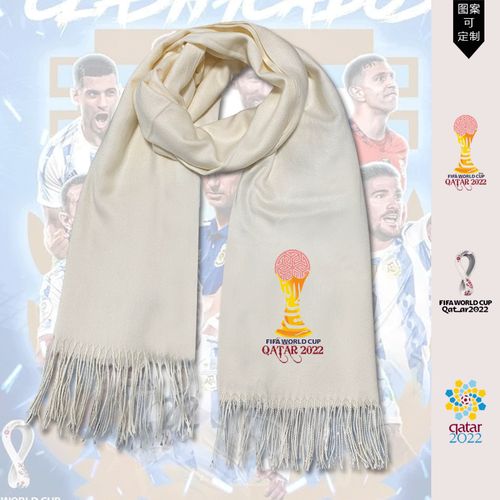 世界杯 围巾 世界杯上的替补怎么还都裹着羽绒服和围巾啊