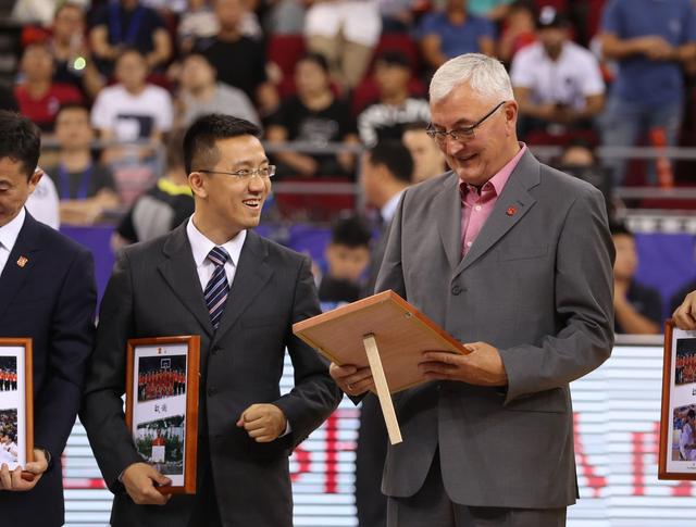 男篮世界杯教练采访中国，世界杯中国男篮输给波兰队,这场比赛主教练也有责任吗