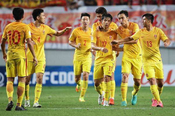 国足 世界杯 巴西比赛？中国男足赢过巴西吗