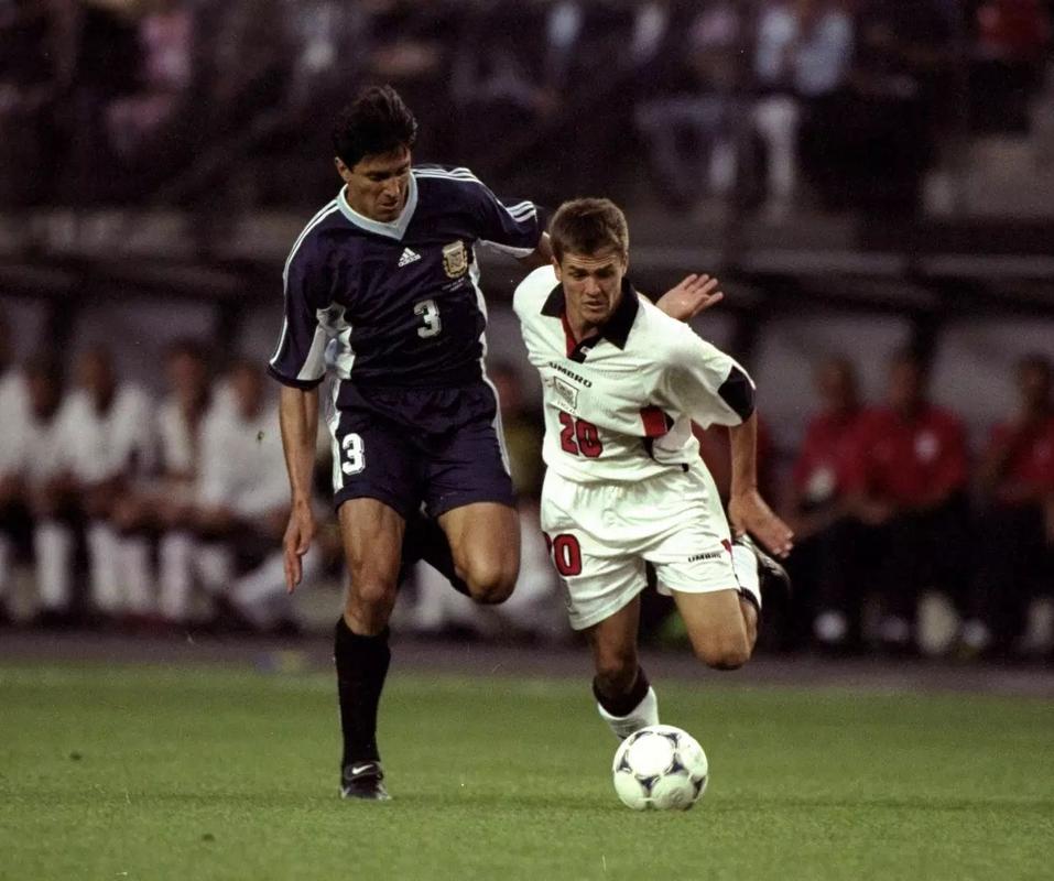98世界杯 欧文?98年世界杯欧文穿几号球衣 98世界杯 欧文?98年世界杯欧文穿几号球衣
