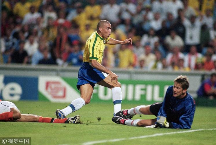 世界杯进球专家是谁?世界杯历史上最远、最快进球分别是谁进的 世界杯进球专家是谁?世界杯历史上最远、最快进球分别是谁进的