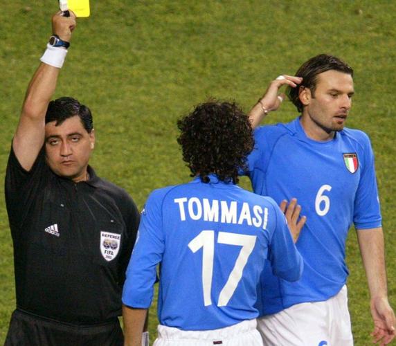 2002世界杯意大利vs韩国 2002年世界杯,韩国对意大利那场的裁判怎么样了