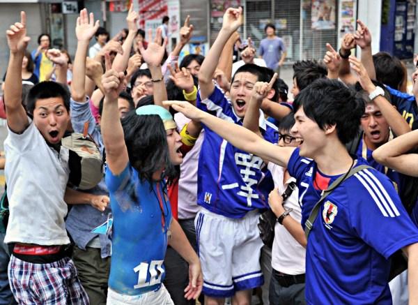 世界杯 日本球迷,世界杯开幕式上的日本球迷,究竟是怎么一回事 世界杯 日本球迷,世界杯开幕式上的日本球迷,究竟是怎么一回事
