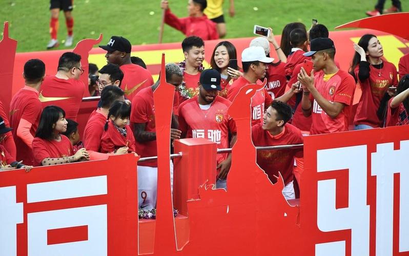 恒大世界杯球迷打架？为什么恒大不能进世界杯