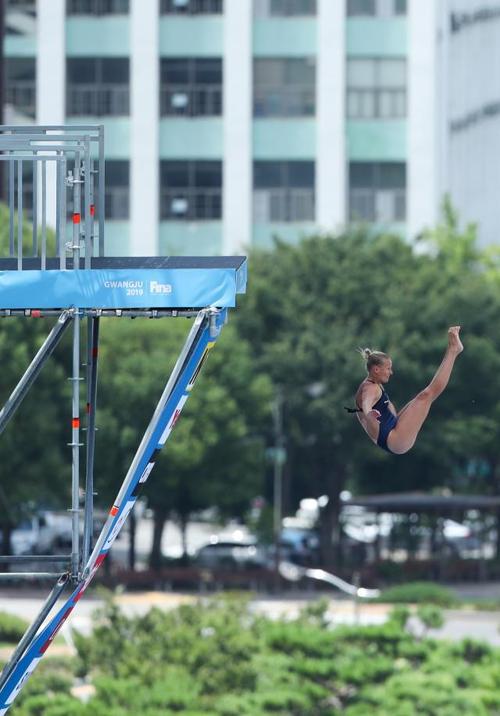 世界杯20米跳台跳水 20米跳台是不是奥运会项目 世界杯20米跳台跳水 20米跳台是不是奥运会项目