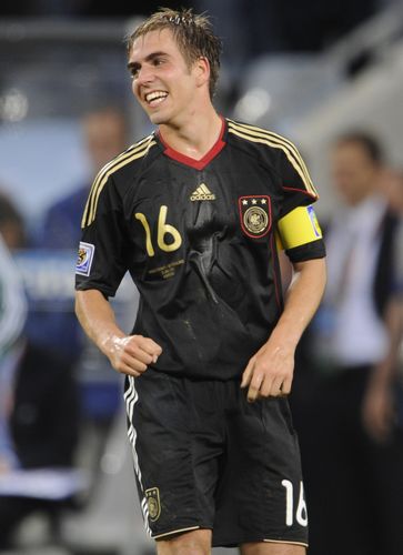 拉姆多大进世界杯(2010世界杯德国队长是拉姆吗)