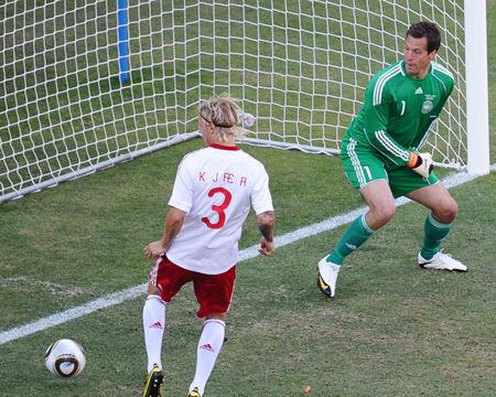 2014世界杯 乌龙球(2014年世界杯第一个乌龙球几分钟)