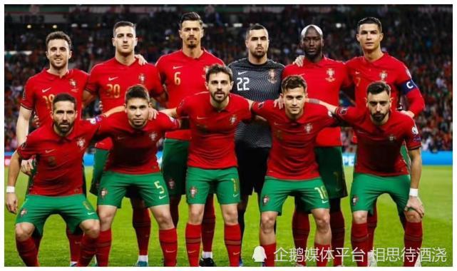 世界杯合影 世界杯合影前排为什么要半蹲 世界杯合影 世界杯合影前排为什么要半蹲