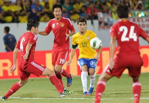 世界杯中国 vs 巴西?2002年足球世界杯中国队与巴西队的比分是多少 世界杯中国 vs 巴西?2002年足球世界杯中国队与巴西队的比分是多少