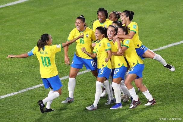 巴西女足世界杯推荐球员,2011年女足世界杯,巴西 和日本队员名单谢谢 巴西女足世界杯推荐球员,2011年女足世界杯,巴西 和日本队员名单谢谢