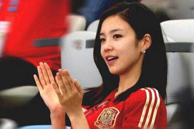 韩国世界杯女记者(18年世界杯女记者是谁)