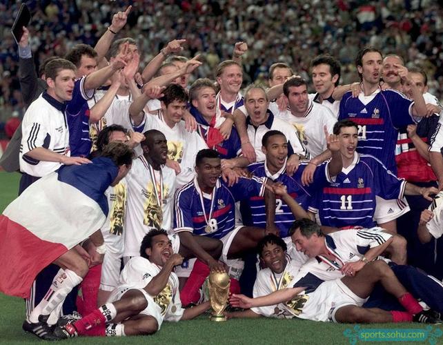 1998年法国世界杯决赛(1998年世界杯冠军法国的夺冠阵容!详细) 1998年法国世界杯决赛(1998年世界杯冠军法国的夺冠阵容!详细)