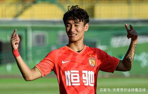韦世豪新发型 中超韦世豪发型会引起野球界球迷模仿吗 韦世豪新发型 中超韦世豪发型会引起野球界球迷模仿吗