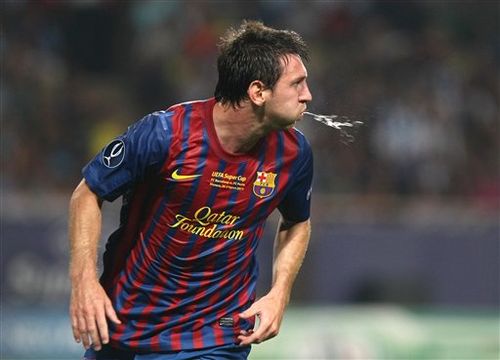 梅西呕吐?梅西为什么呕吐 梅西呕吐?梅西为什么呕吐